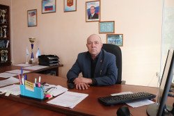 Непомнящих Юрий Викторович.